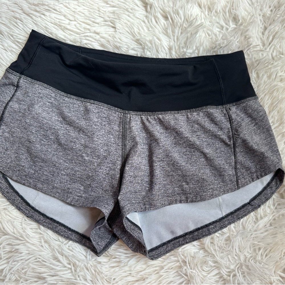 Lulu Lemon Speed Up Low Rise 2.5 inch shorts